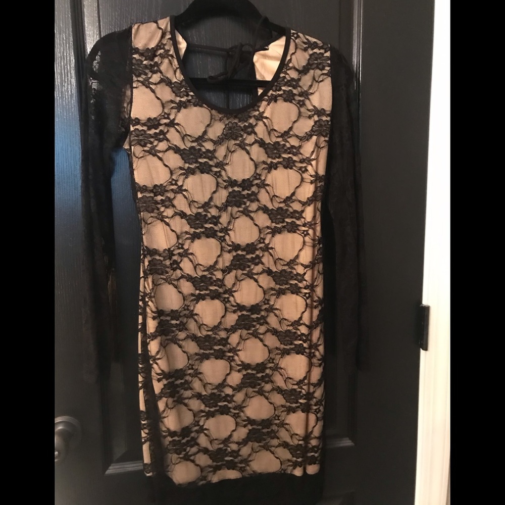 Black lace dress with lining